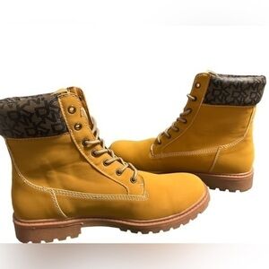 DKNY Mens size 10.5 boot​​